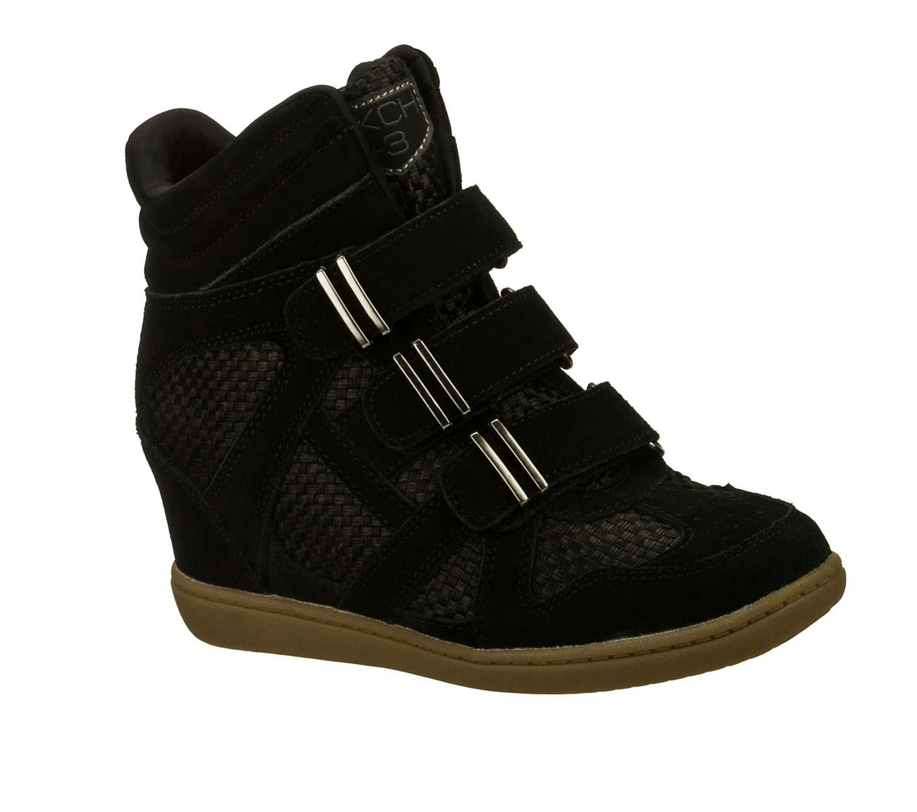 casual sneakers with jeans